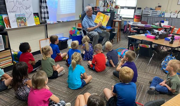 Kids reading